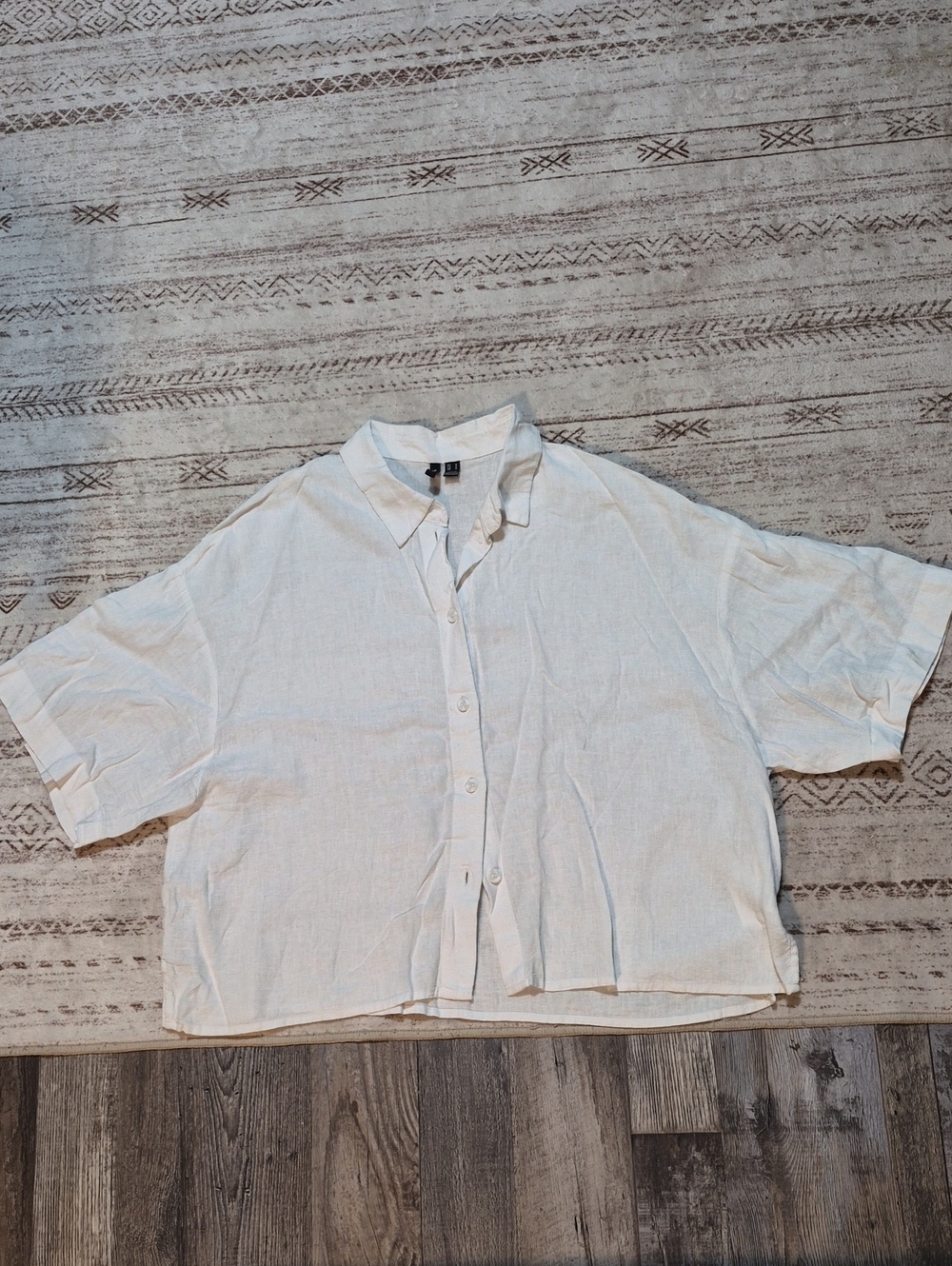 Vero Moda Cream Short-Sleeve Button-Down Shirt